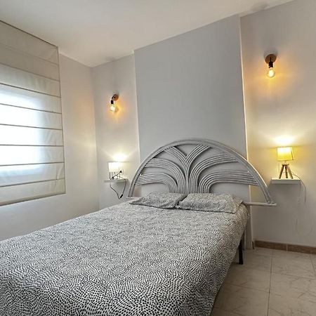 Apartamento De Playa En Santa Margarita. โรเซส ภายนอก รูปภาพ