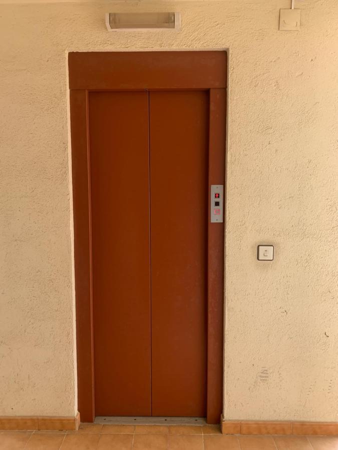Apartamento De Playa En Santa Margarita. โรเซส ภายนอก รูปภาพ